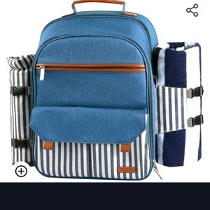 Sunflora 4-Person Picnic Backpack with Blanket. New in the box